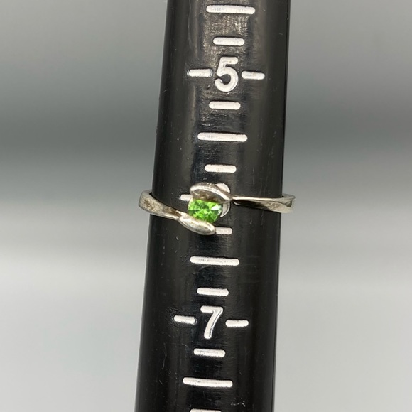 Green Crystal Solitaire Ring - Picture 2 of 2